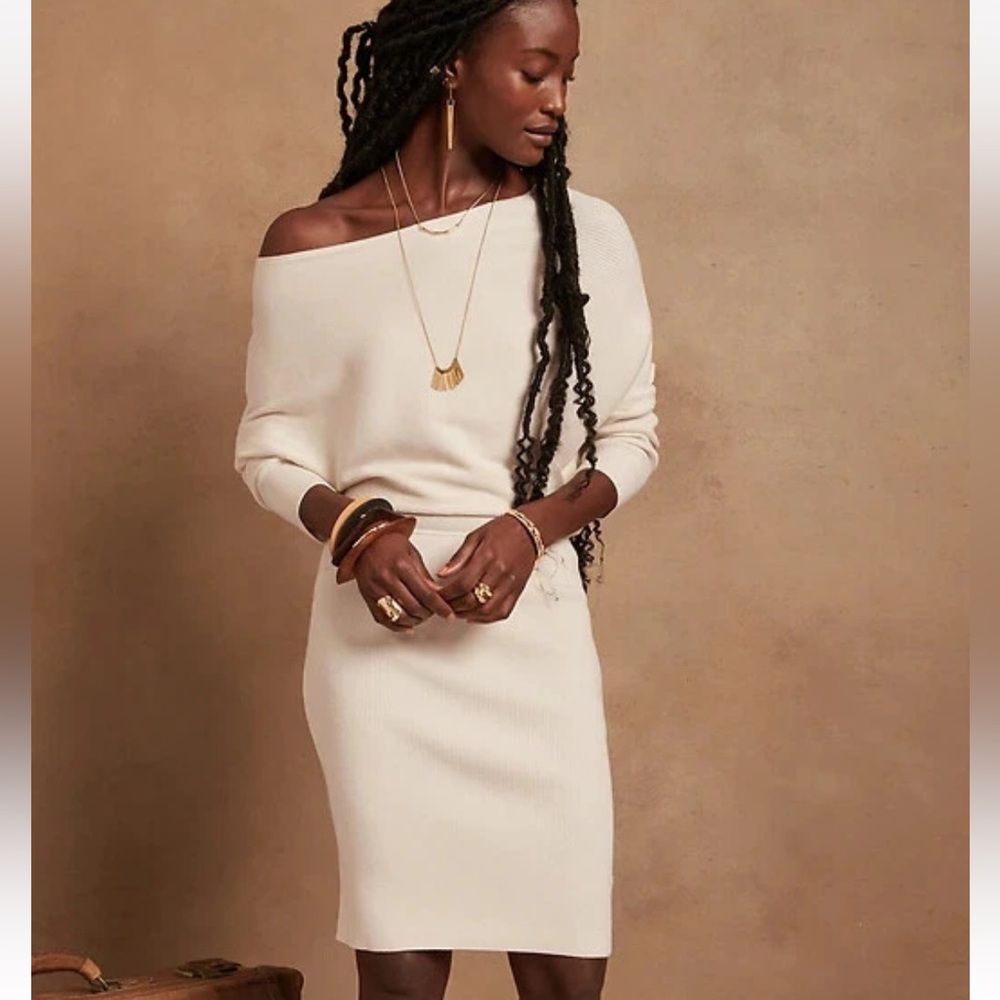 Banana Republic Elegant Off-Shoulder Cream Dress small